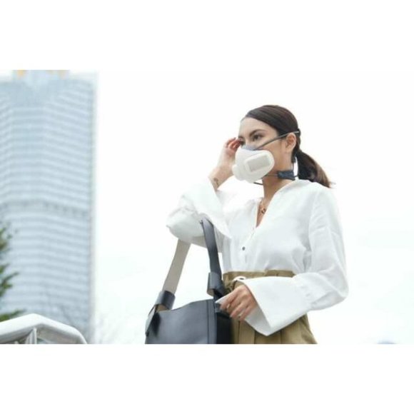 Atmoblue Reusable Smart Electric Face Mask with Fan True H13 HEPA Filter - Picture 4 of 8